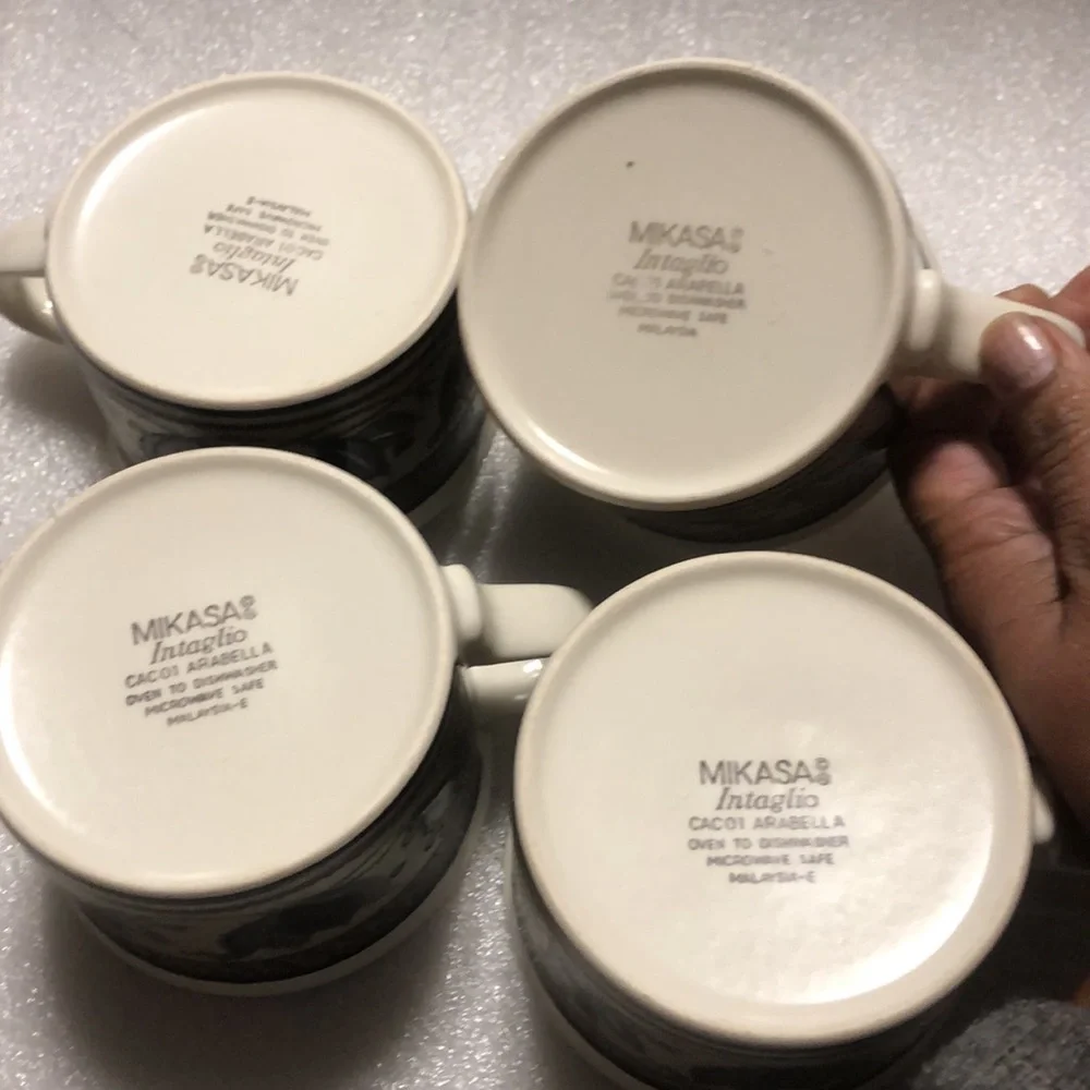 Mikasa Intaglio Arabella Cups Mugs - Set of 4 Cups - Picture 5 of 11